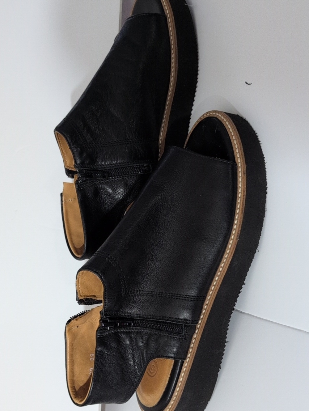 Women's Black Leather Zip sandals